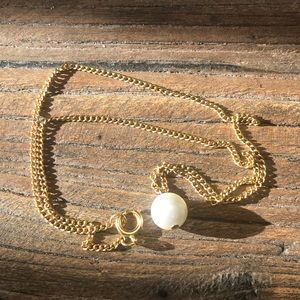 Faux Pearl pendant necklace